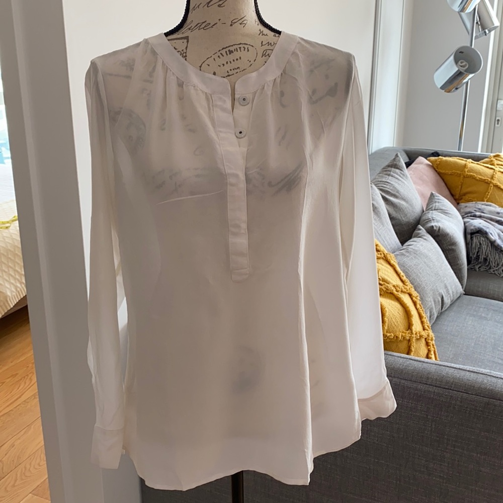 NWOT - Banana Long sleeve blouse